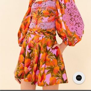 Farm Rio Lilac Mango Macaws Shorts size Large